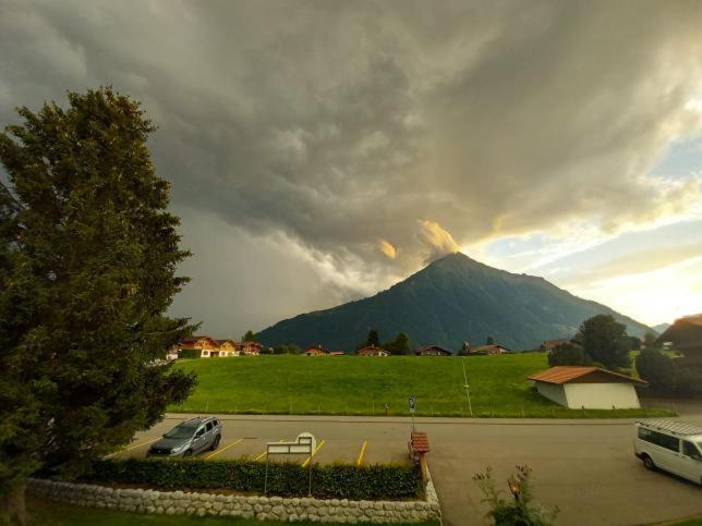 Hotel Restaurant Sunnmatt Aeschi Bei Spiez Eksteriør bilde